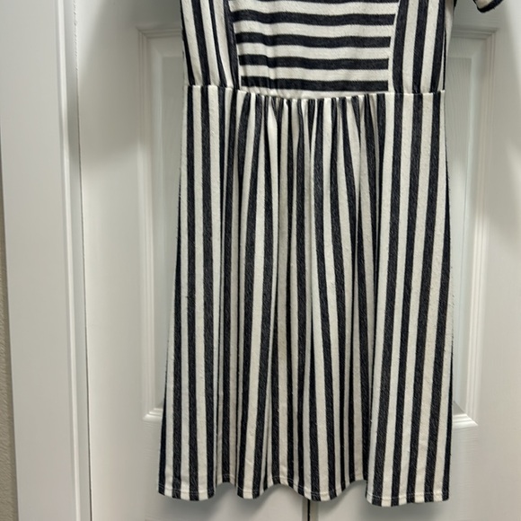 Gray and white striped dress - Picture 3 of 5